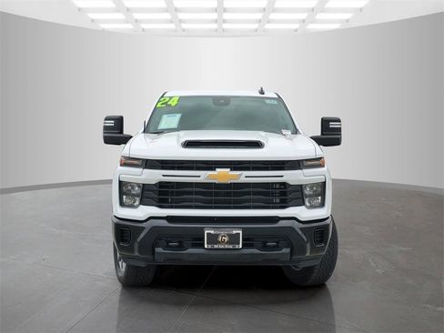 Used 2024 Chevrolet Silverado 2500 Custom w/ Custom Value Package image 2