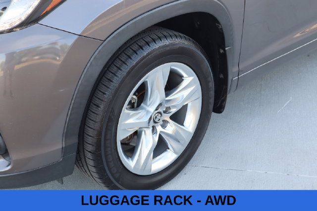 Used 2017 Toyota Highlander Limited AWD/4WD image 2