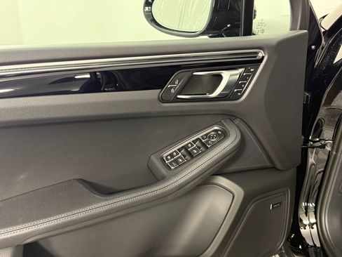 New 2026 Porsche Macan image 14