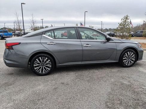 Used 2024 Nissan Altima 2.5 SV image 20