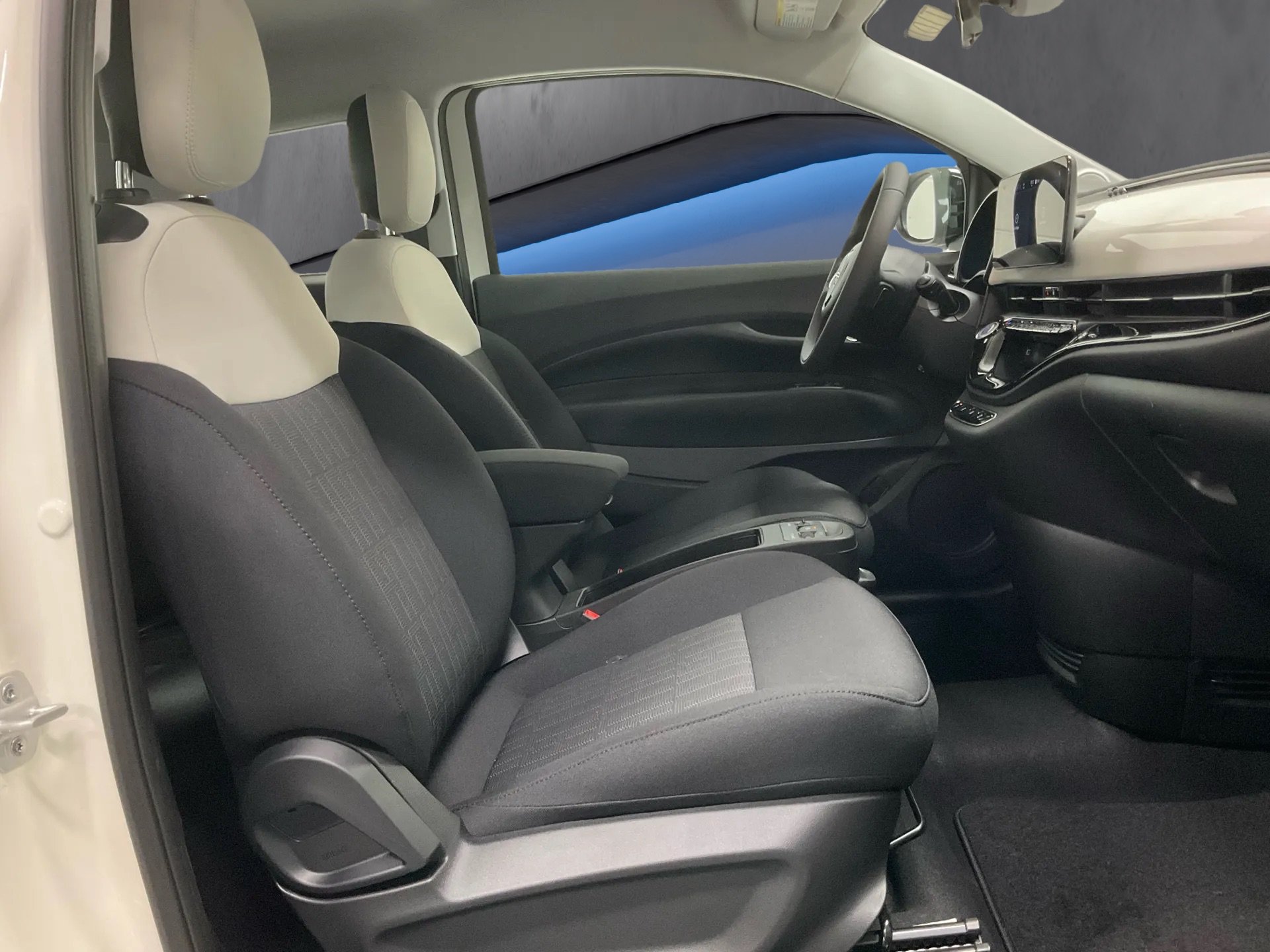 New 2026 FIAT 500 e w/ Comfort Group FWD image 10