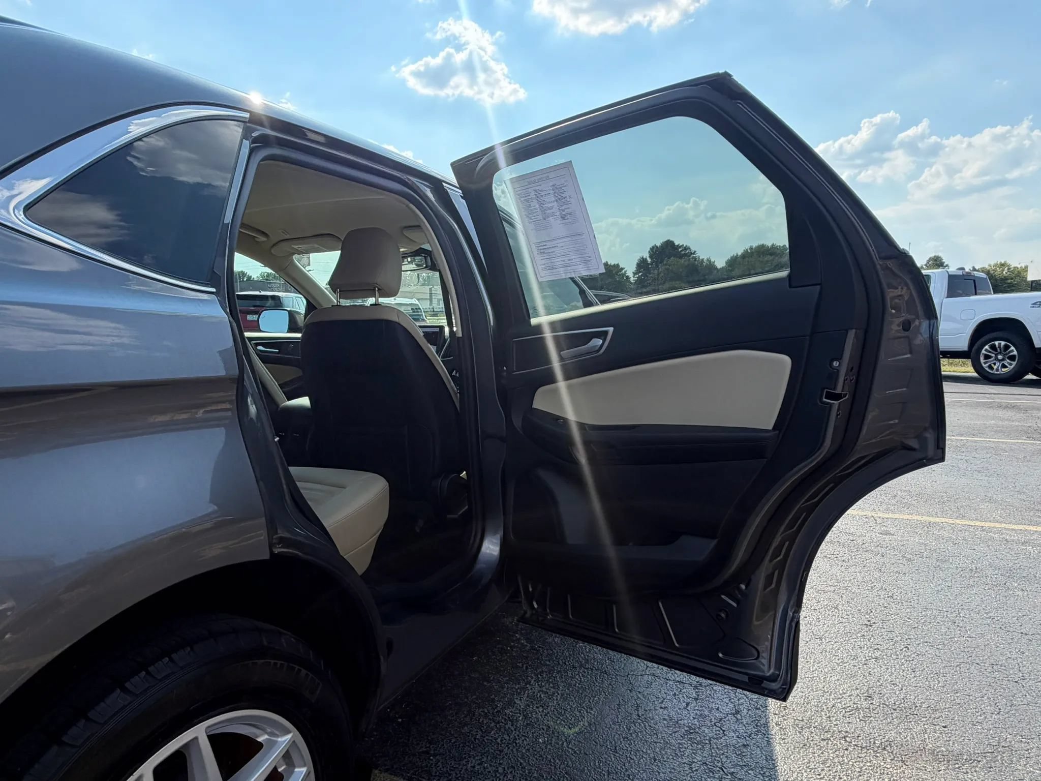 Used 2021 Ford Edge SEL FWD image 29