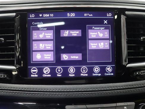 Used 2020 Chrysler Pacifica Limited FWD image 38