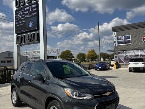 Used 2018 Chevrolet Trax LT w/ Driver Confidence Package image 2
