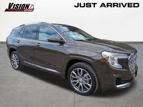 Used 2023 GMC Terrain Denali w/ LPO, Floor Liner Package AWD/4WD image 7