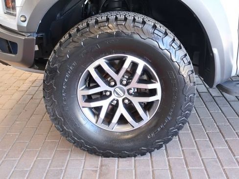 Used 2019 Ford F150 Raptor w/ Equipment Group 802A Luxury AWD/4WD image 12