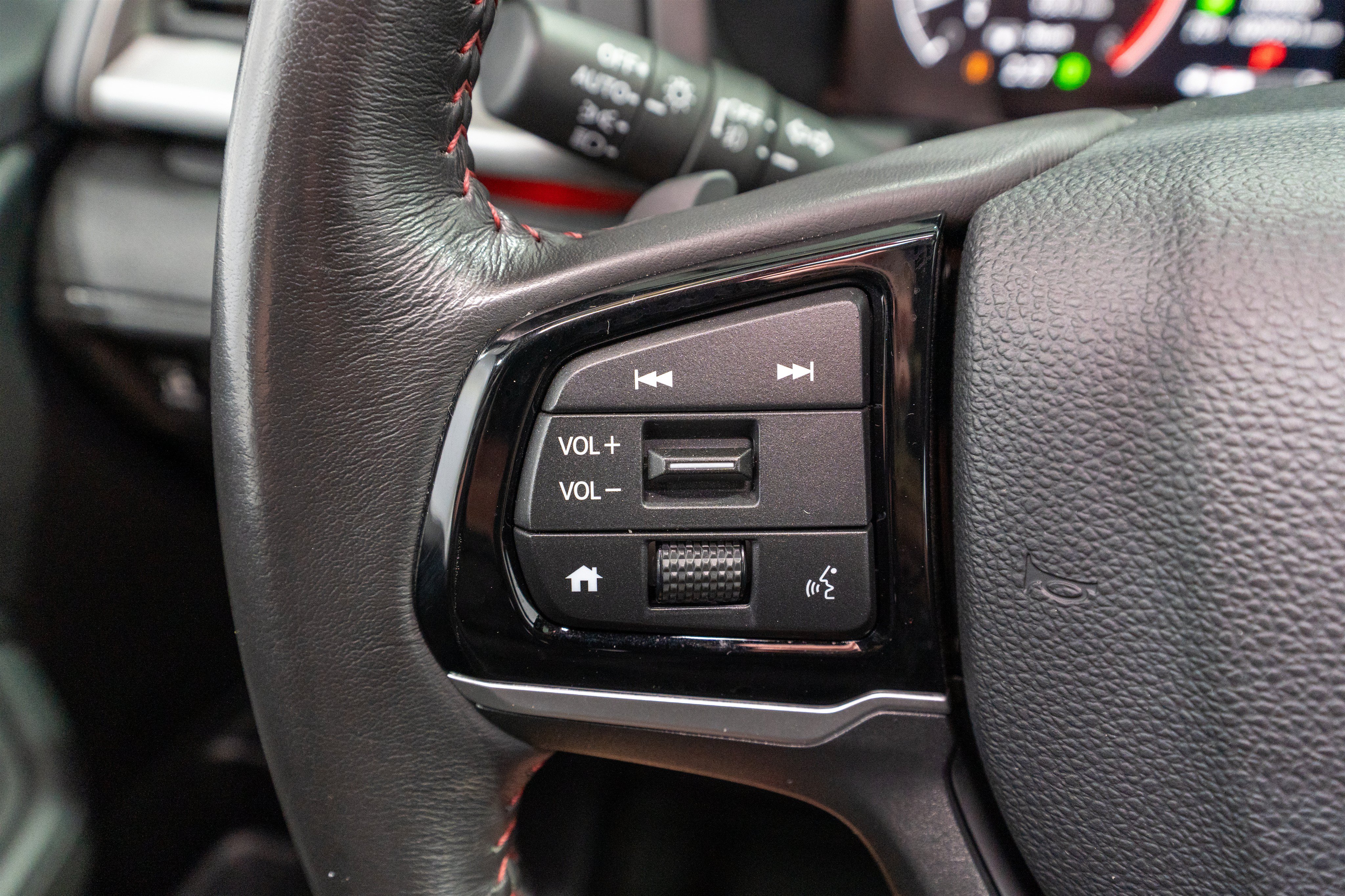 Used 2025 Honda Odyssey Sport-L image 27
