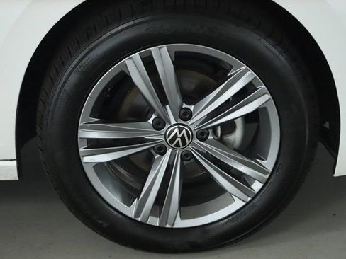 Used 2023 Volkswagen Jetta SE w/ Panoramic Sunroof Package FWD image 10