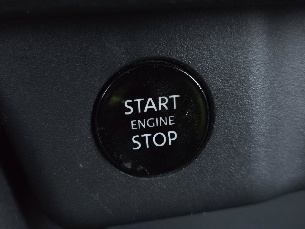 Certified 2024 Nissan Rogue SV FWD image 28