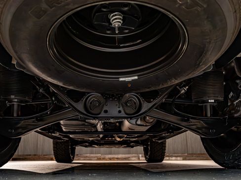 Used 2025 Cadillac Escalade Sport Platinum image 14