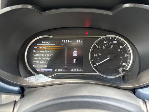 Used 2025 Nissan Versa SV FWD image 39