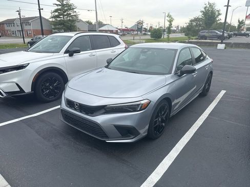 Used 2023 Honda Civic Sport image 3