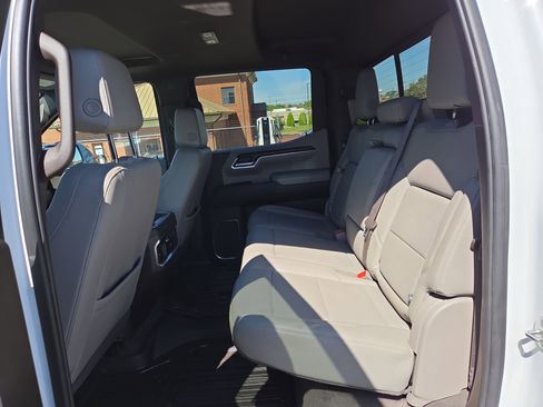Used 2024 GMC Sierra 1500 SLT w/ SLT Premium Plus Package AWD/4WD image 11
