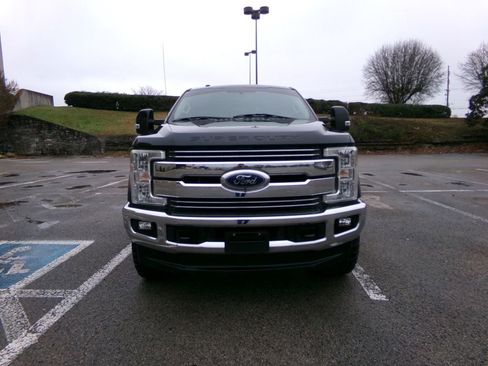 Used 2017 Ford F250 Lariat w/ Lariat Value Package image 3