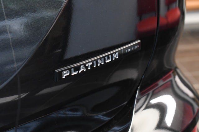 Used 2025 Mitsubishi Outlander AWD image 16