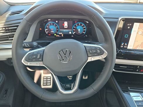 Used 2025 Volkswagen Atlas Cross Sport SEL Premium R-Line image 10