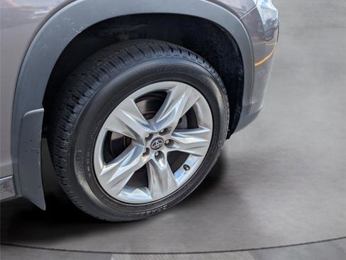 Used 2017 Toyota Highlander Limited image 37