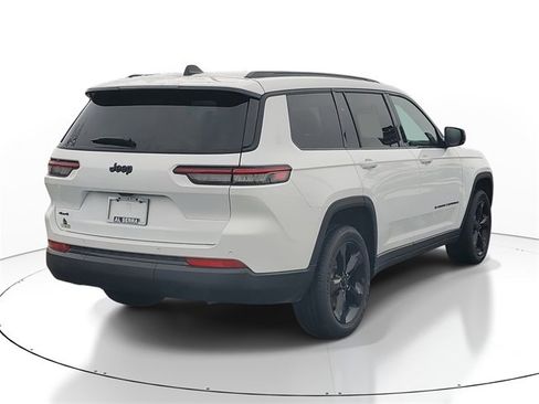 New 2025 Jeep Grand Cherokee L Altitude image 4