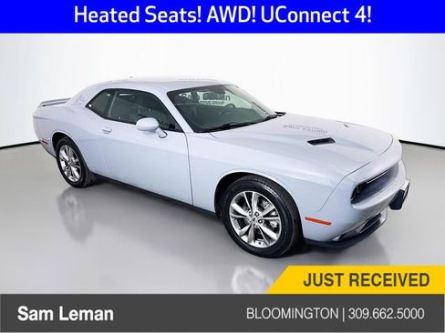 Used 2022 Dodge Challenger SXT w/ Cold Weather Group image 1