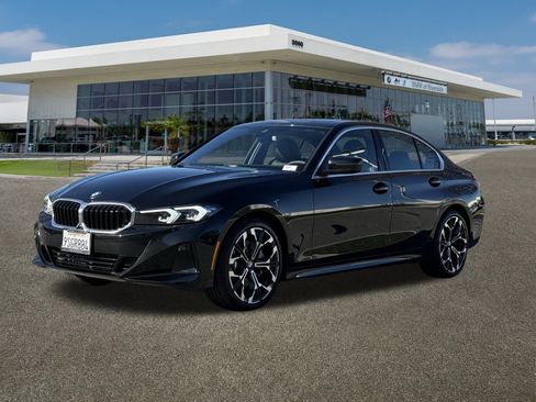 Used 2025 BMW 330i Sedan w/ Convenience Package image 5