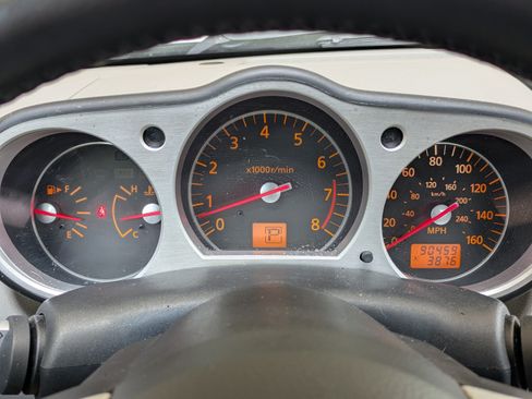 Used 2006 Nissan 350Z Touring RWD image 24