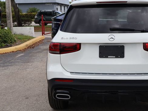 Used 2023 Mercedes-Benz GLB 250 image 14