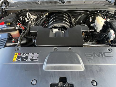Used 2020 GMC Yukon XL Denali w/ Denali Ultimate Package AWD/4WD image 32