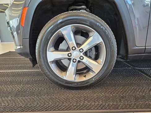 Used 2022 Jeep Grand Cherokee L Limited AWD/4WD image 12