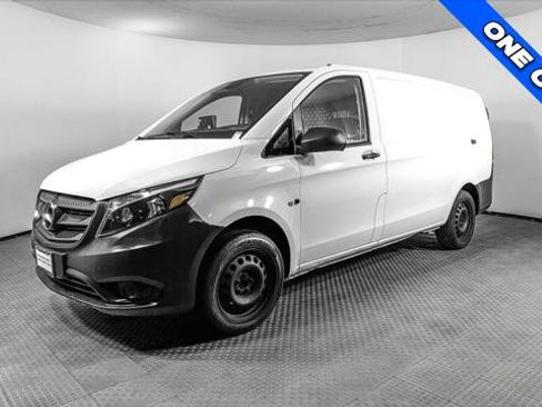 Used 2019 Mercedes-Benz Metris image 2