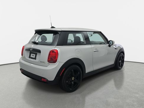 Used 2022 MINI Cooper SE w/ Driver Assistance Package image 5