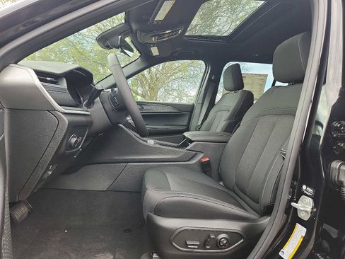 New 2025 Jeep Grand Cherokee 4WD image 9