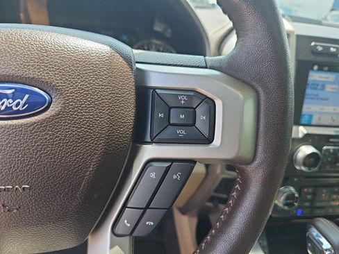 Used 2018 Ford F150 Lariat w/ Equipment Group 502A Luxury AWD/4WD image 18