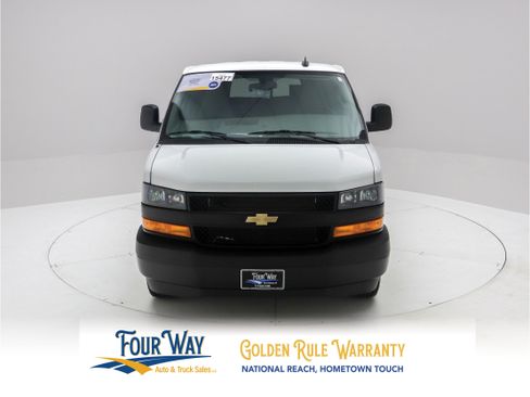 Used 2025 Chevrolet Express 3500 LS image 9