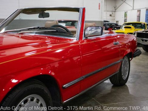 Used 1988 Mercedes-Benz 560 SL image 23