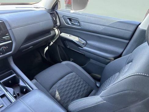 Certified 2023 Nissan Pathfinder SV FWD image 27