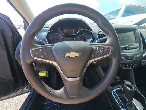 Used 2018 Chevrolet Cruze LT w/ Convenience Package FWD image 14