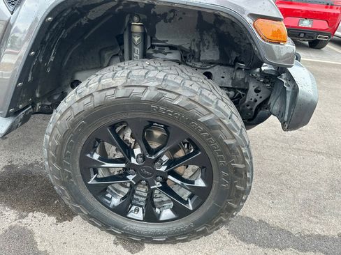 Used 2021 Jeep Wrangler Unlimited Sahara AWD/4WD image 9
