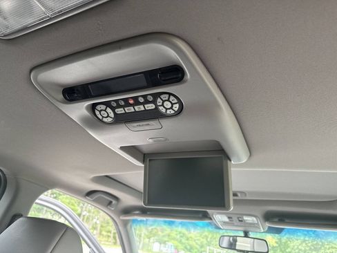 Used 2010 Honda Pilot Touring image 20