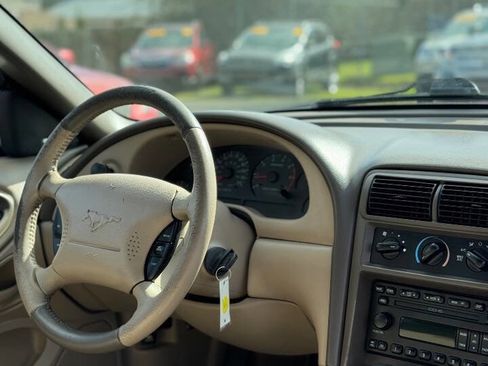 Used 2003 Ford Mustang Premium image 3