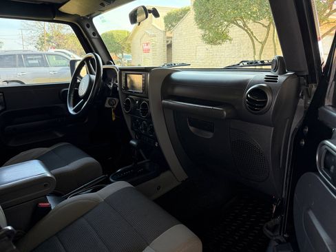 Used 2008 Jeep Wrangler Rubicon w/ Dual Top Group image 3