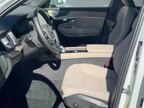 New 2026 Volvo XC90 T8 Plus w/ Protection Package Premier AWD/4WD image 5