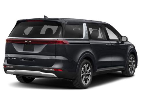Used 2024 Kia Carnival EX FWD image 2