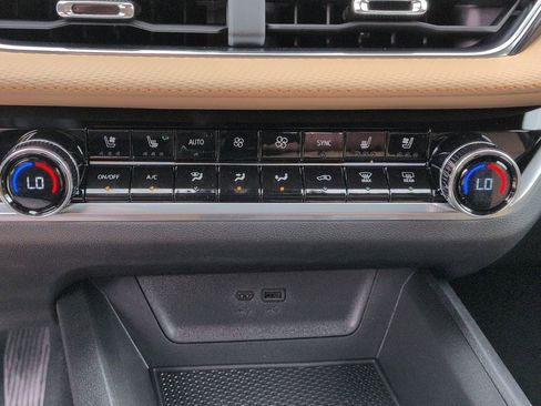 New 2026 Chevrolet Equinox ACTIV w/ Convenience Package III FWD image 18