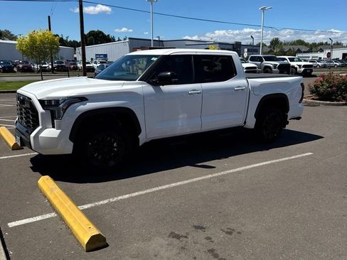 Used 2025 Toyota Tundra Limited w/ TRD Off-Road Package AWD/4WD image 10