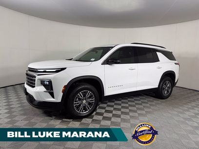 Used 2025 Chevrolet Traverse LT