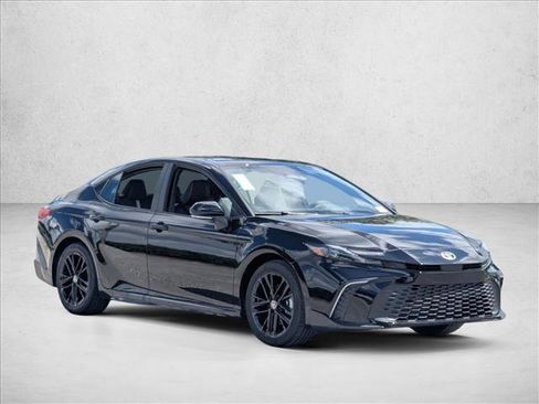 Used 2026 Toyota Camry SE w/ Multimedia Upgrade Package image 7