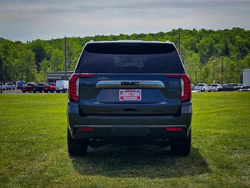 Used 2021 GMC Yukon XL AT4 w/ AT4 Premium Plus Package AWD/4WD image 4