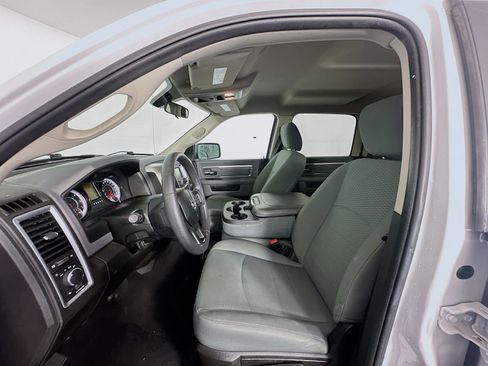 Used 2020 RAM 1500 Classic SLT AWD/4WD image 19