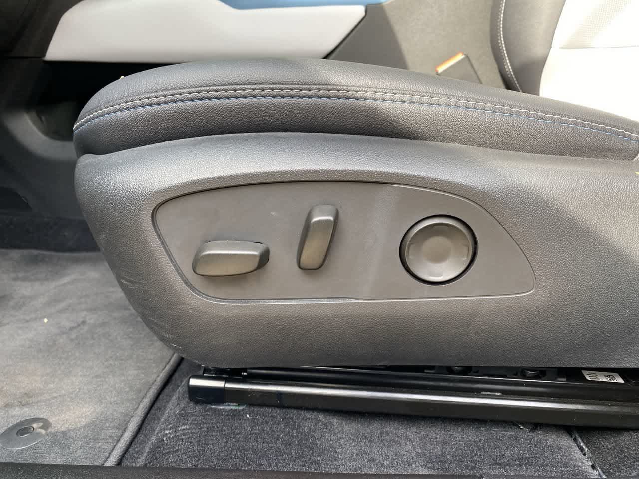 Used 2024 Chevrolet Equinox EV LT AWD/4WD image 14