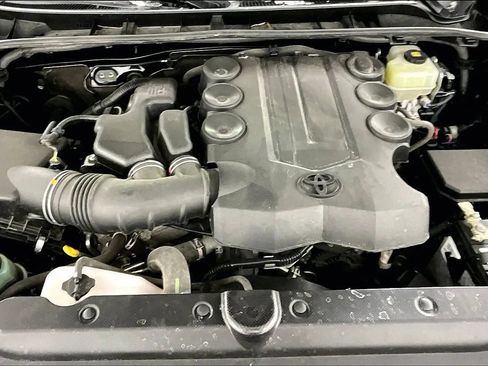 Used 2018 Toyota 4Runner SR5 Premium AWD/4WD image 35